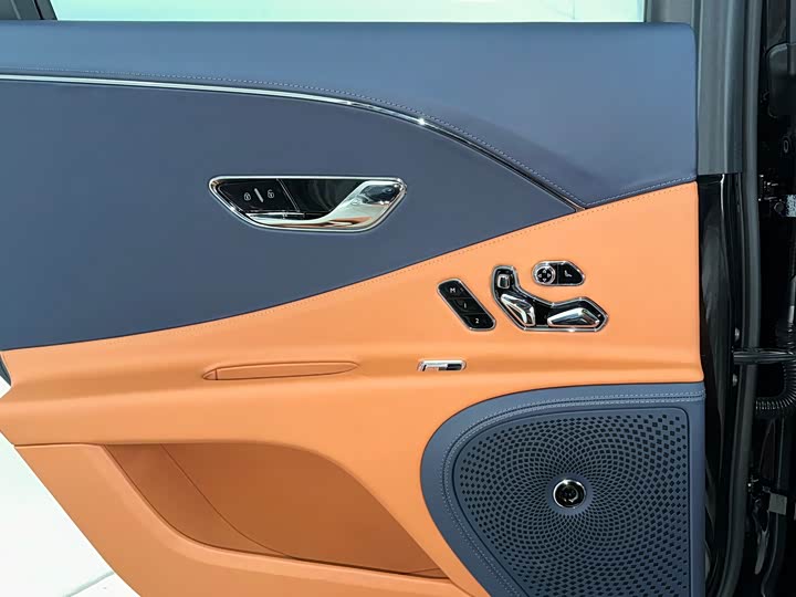 Фото 9 - Bentley Flying Spur