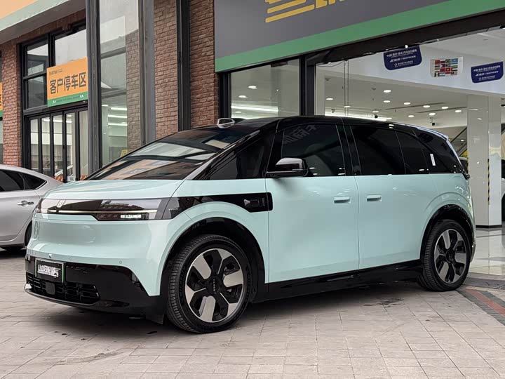 Фото 4 - Zeekr Mix