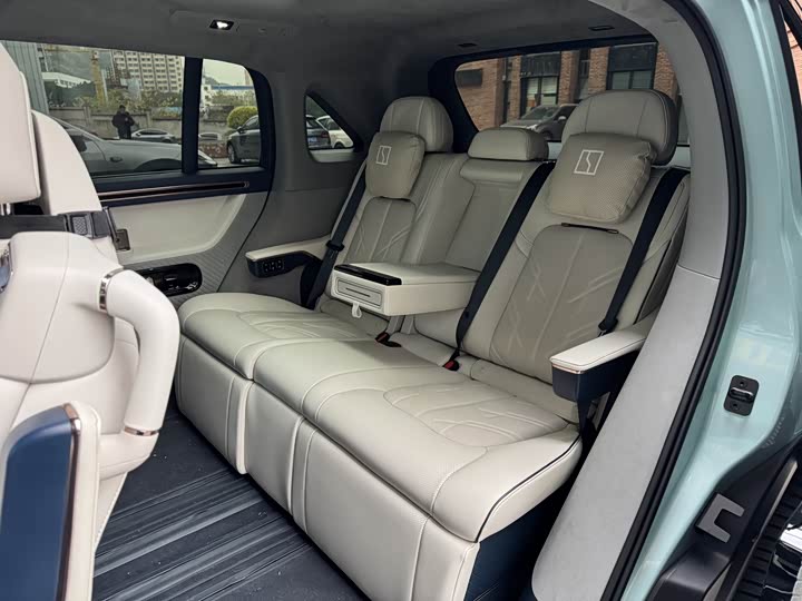 Фото 7 - Zeekr Mix