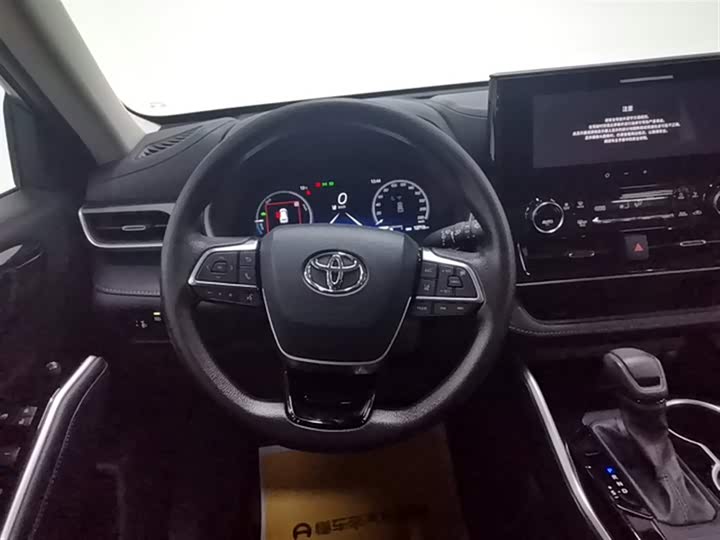 Фото 12 - Toyota Highlander