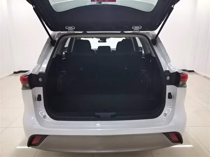 Фото 16 - Toyota Highlander