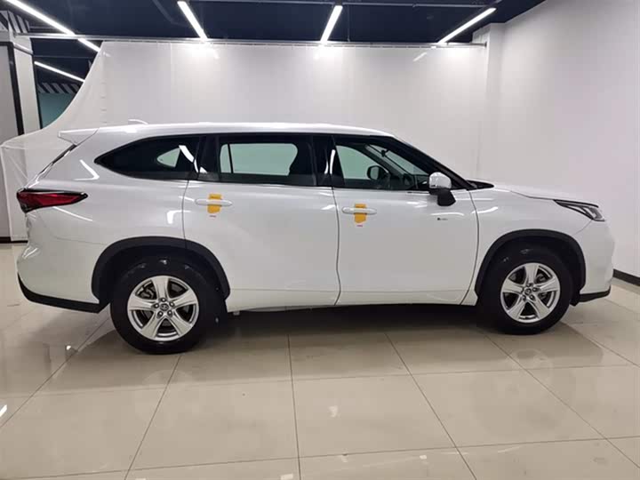 Фото 9 - Toyota Highlander