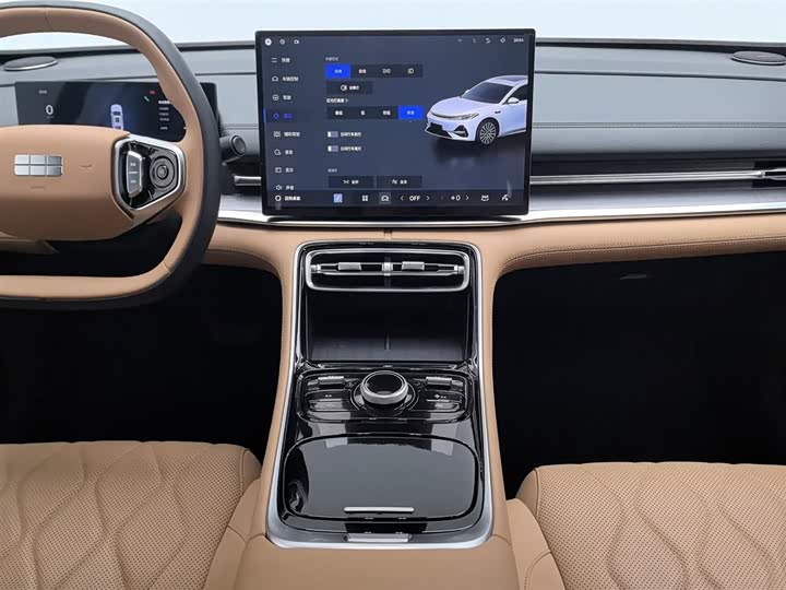 Фото 12 - Geely Galaxy A7