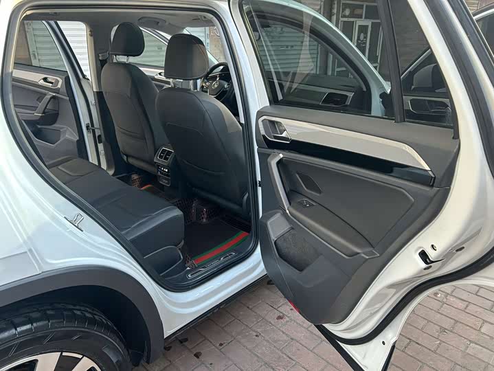 Фото 17 - Volkswagen Tayron