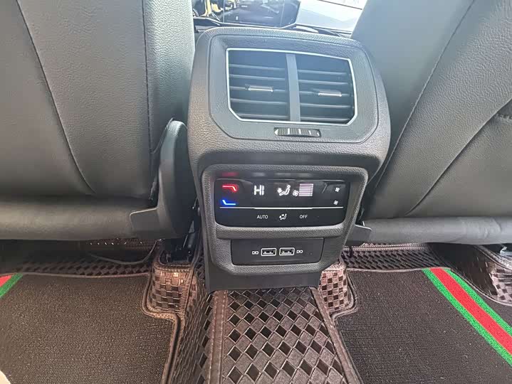 Фото 19 - Volkswagen Tayron