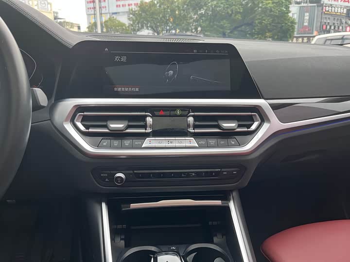 Фото 17 - BMW 3 Series