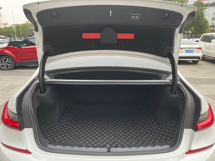 Фото 34 - BMW 3 Series