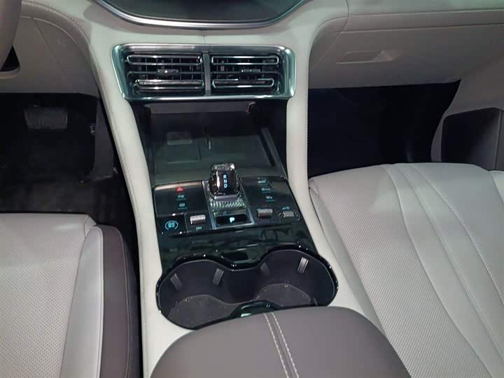 Фото 14 - BYD Song Plus Hybrid/EV