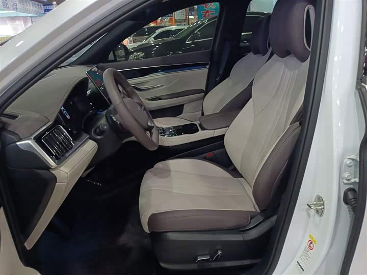 Фото 15 - BYD Song Plus Hybrid/EV