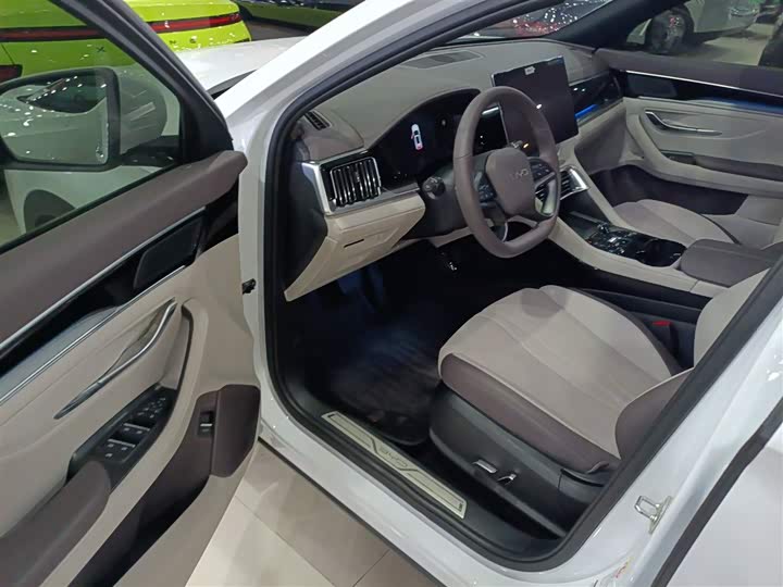 Фото 16 - BYD Song Plus Hybrid/EV