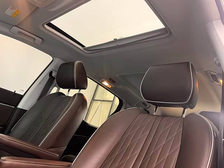 Фото 3 - Buick GL8 ES