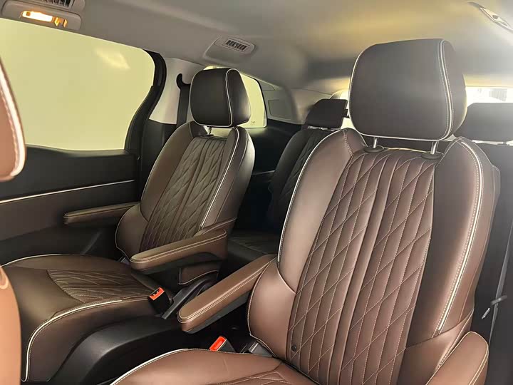 Фото 4 - Buick GL8 ES