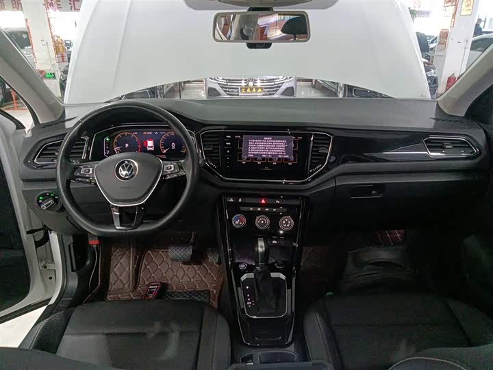 Фото 10 - Volkswagen T-Roc