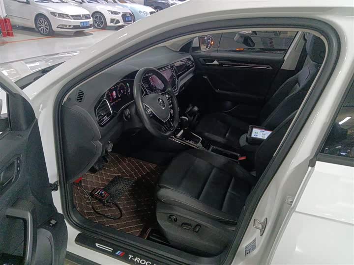 Фото 15 - Volkswagen T-Roc