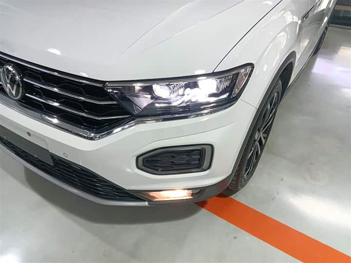 Фото 24 - Volkswagen T-Roc