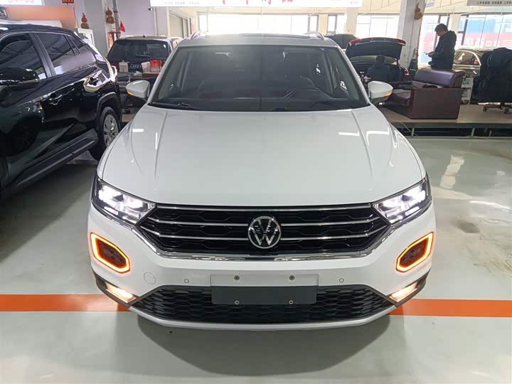 Фото 3 - Volkswagen T-Roc