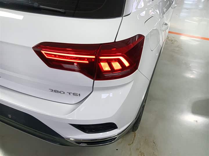 Фото 8 - Volkswagen T-Roc