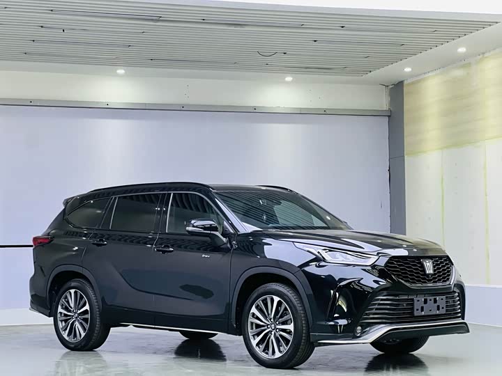 Фото 3 - Toyota Crown Kluger