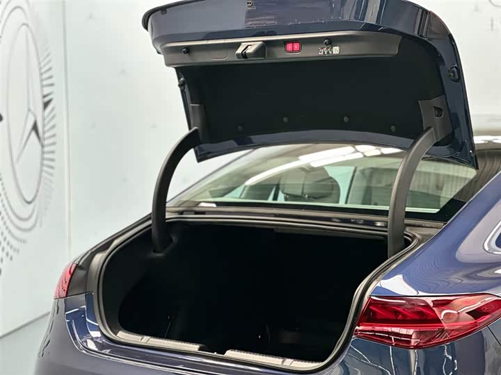 Фото 3 - Mercedes-Benz EQE