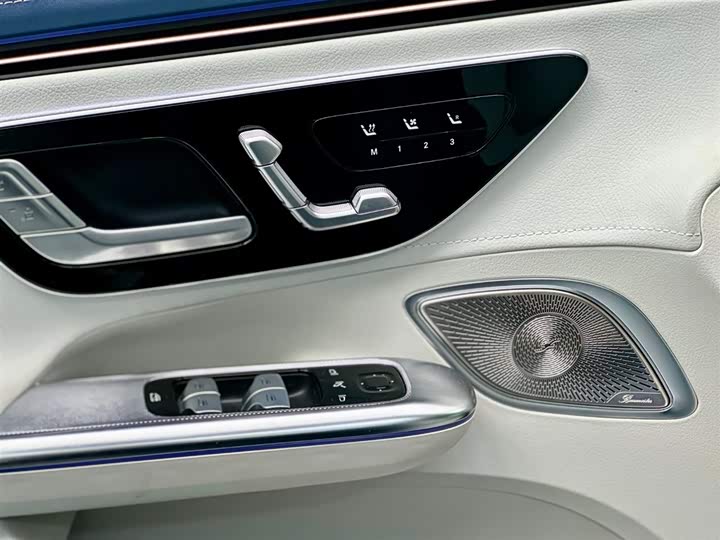 Фото 8 - Mercedes-Benz EQE