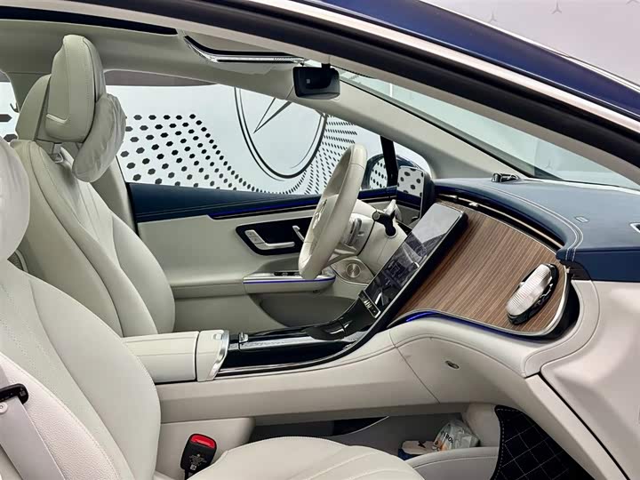 Фото 9 - Mercedes-Benz EQE