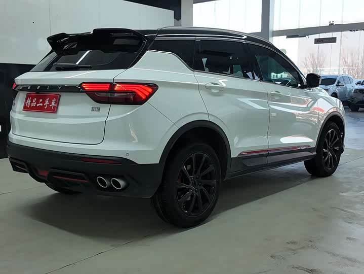 Фото 10 - Geely Coolray