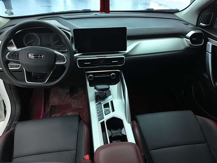 Фото 6 - Geely Coolray