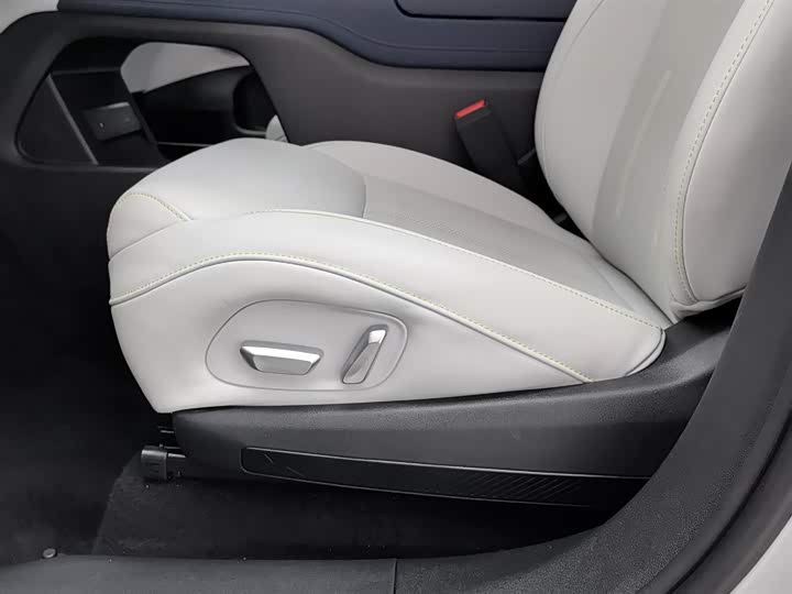 Фото 20 - XPeng G6