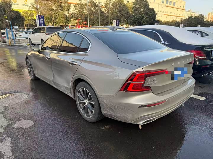 Фото 4 - Volvo S60