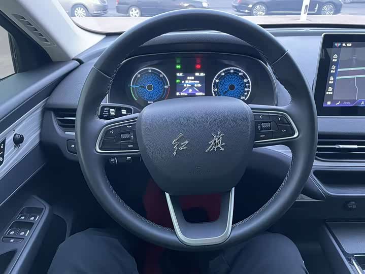 Фото 23 - Hongqi E-QM5