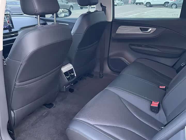 Фото 5 - Hongqi E-QM5