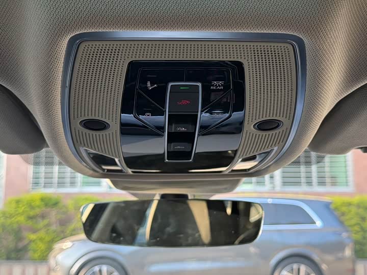 Фото 17 - Audi A8