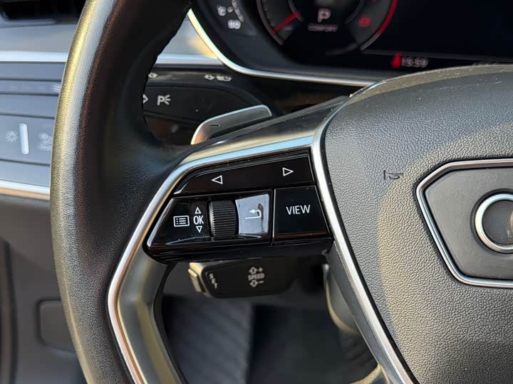 Фото 23 - Audi A8