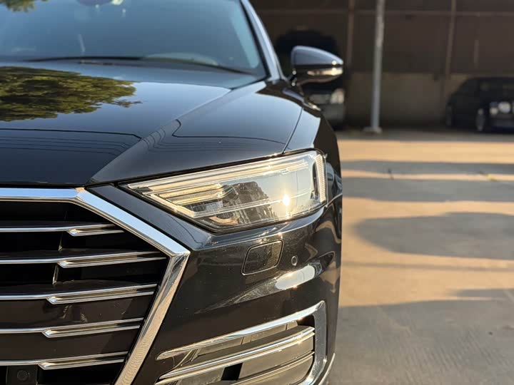 Фото 25 - Audi A8