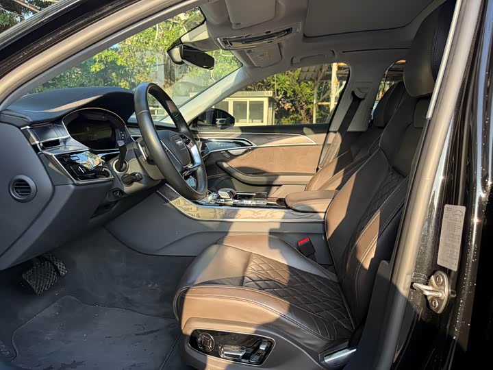 Фото 6 - Audi A8