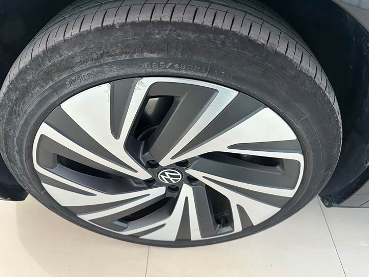 Фото 10 - Volkswagen ID.4 Crozz