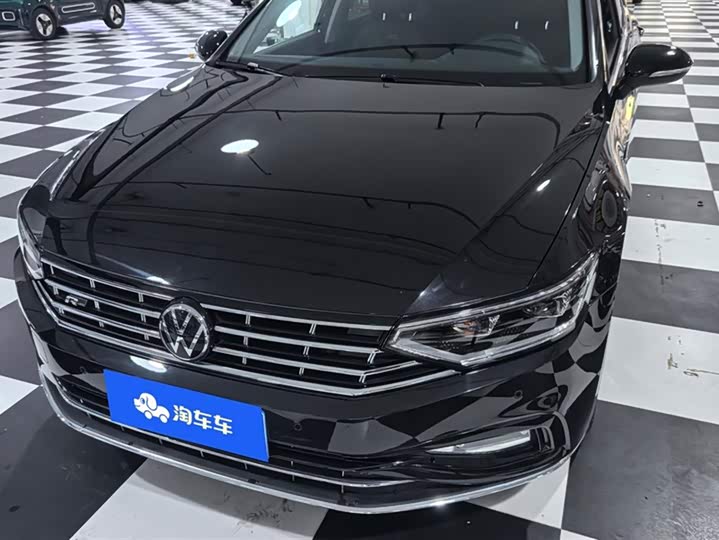 Фото 1 - Volkswagen Magotan