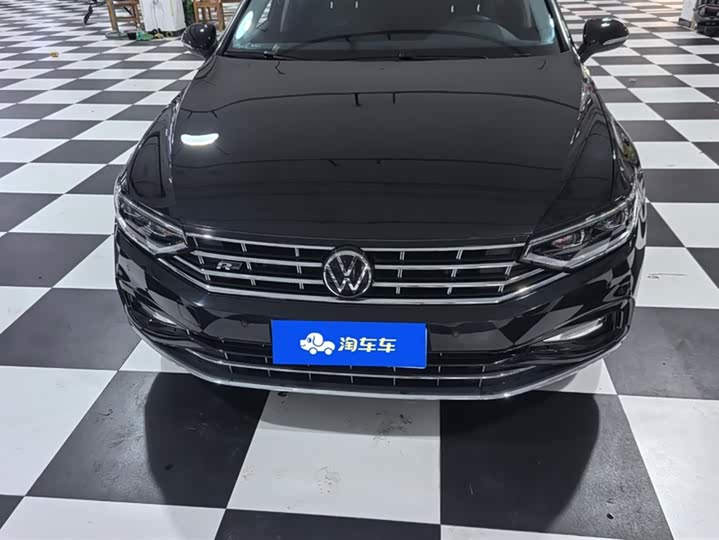 Фото 2 - Volkswagen Magotan