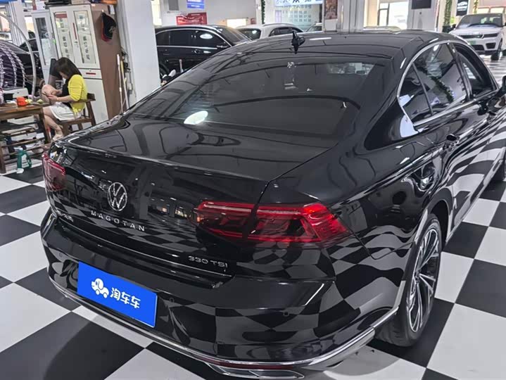 Фото 3 - Volkswagen Magotan