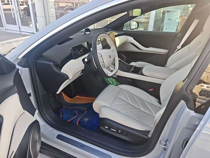 Фото 2 - Nio ET5T