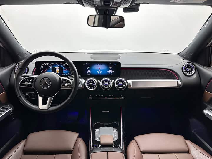 Фото 10 - Mercedes-Benz GLB-Class