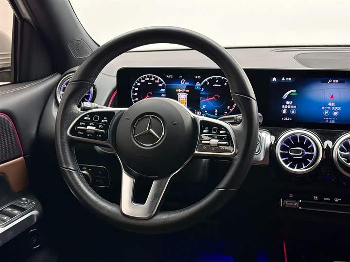 Фото 12 - Mercedes-Benz GLB-Class