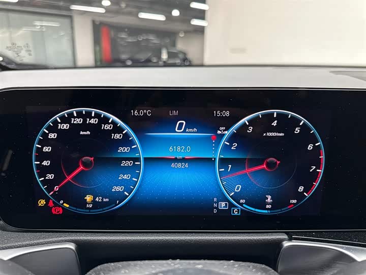 Фото 14 - Mercedes-Benz GLB-Class