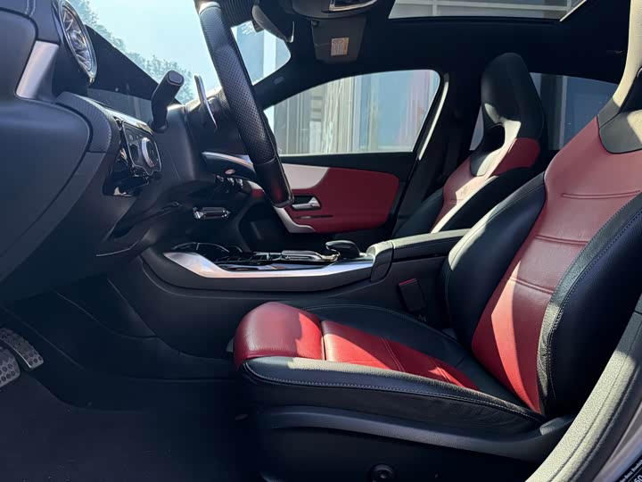 Фото 6 - Mercedes-Benz A-Class AMG