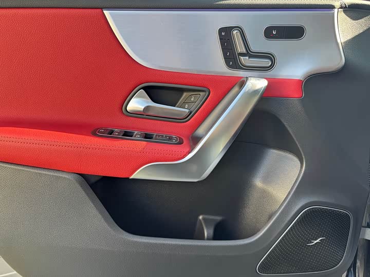 Фото 7 - Mercedes-Benz A-Class AMG