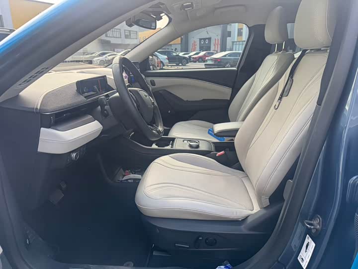 Фото 7 - Ford Mustang Mach-E