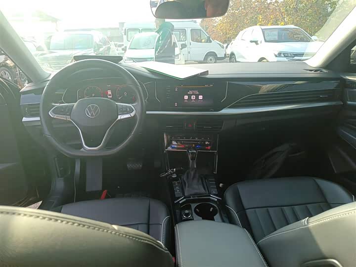 Фото 10 - Volkswagen Passat