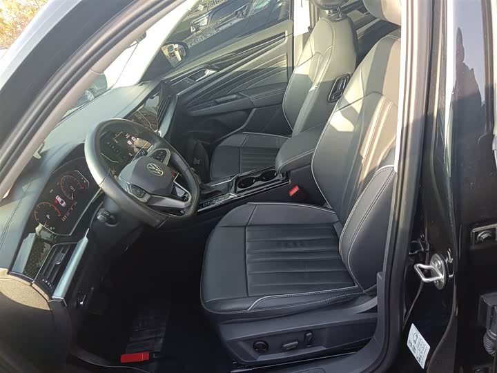 Фото 15 - Volkswagen Passat