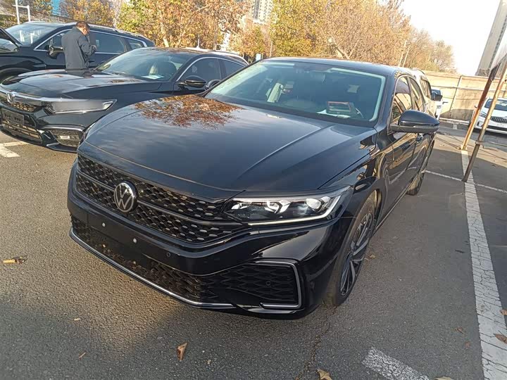 Фото 2 - Volkswagen Passat