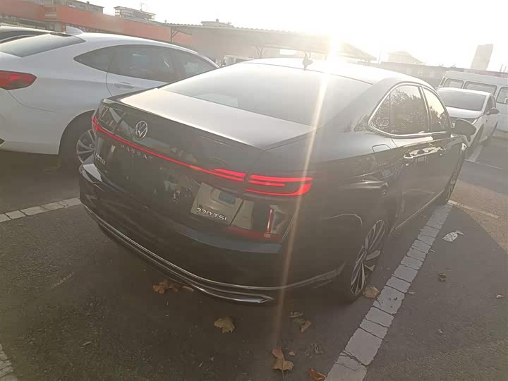Фото 7 - Volkswagen Passat